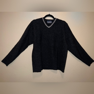John Ashford Adventure 100% pure new wool v neck sweater sz  large flaw‎